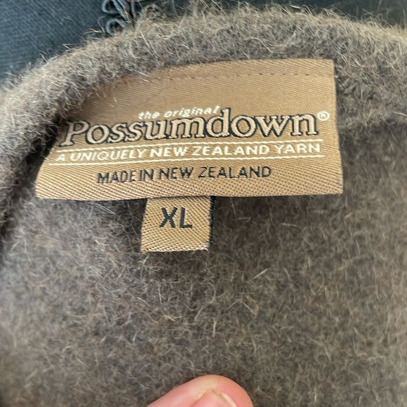 BNWOT Possumdown of New Zealand wool 2 button vest sz XL. - Picture 3 of 3